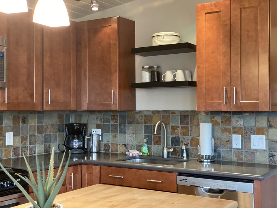 Nicely appointed kitchen