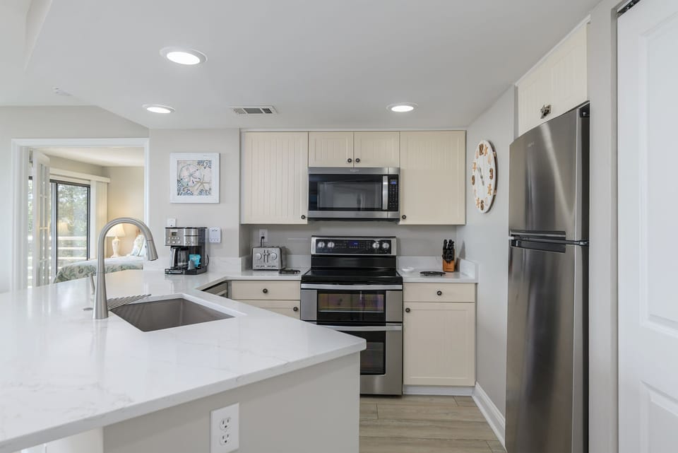 Full kitchen