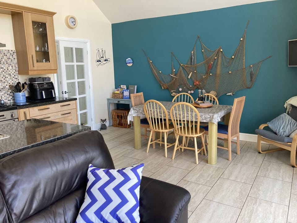 Cottage | Living area