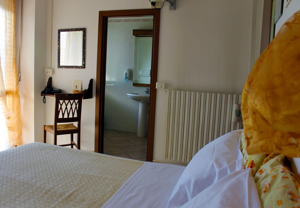 Double or Twin Room | Free WiFi, bed sheets