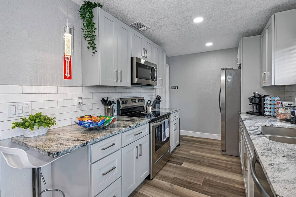 Love home-cooked meals? We got you covered! We have a fully equipped kitchen.