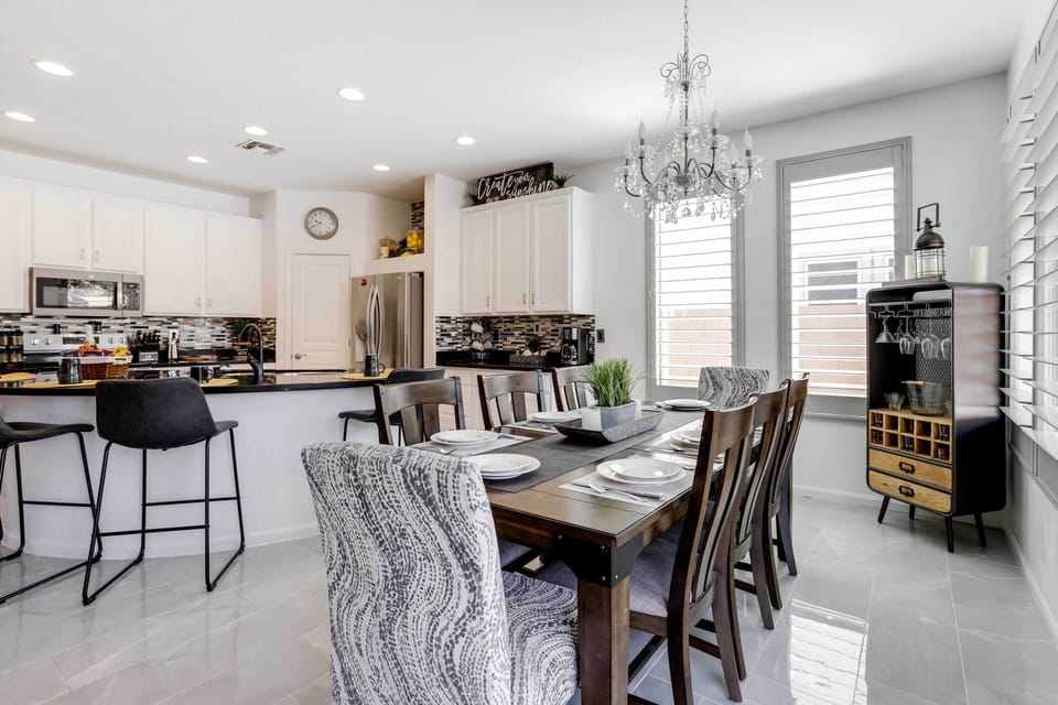Dining Table | Dishware/Flatware Provided