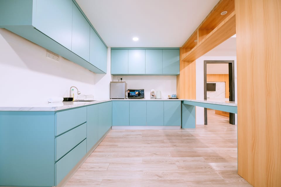Superior Studio Suite | Private kitchen | Mini-fridge, electric kettle