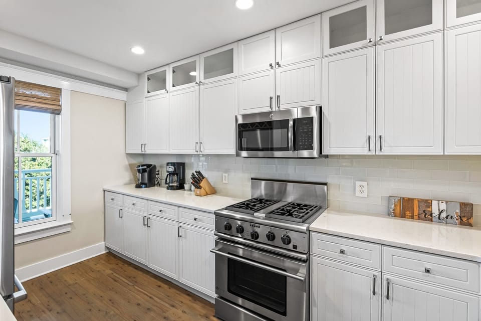 First Floor: Kitchen