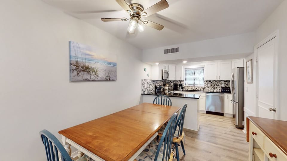 Dining Room with Seating for Six