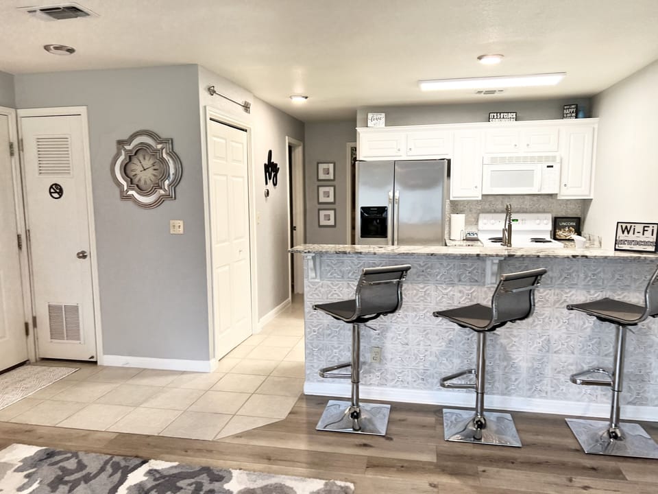 Kitchen Bar