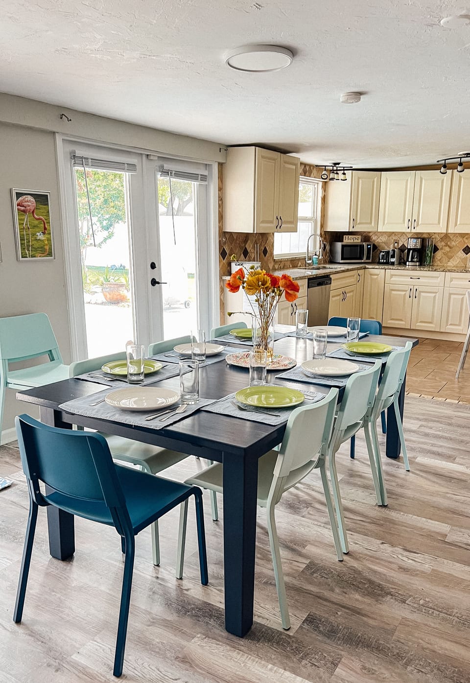The dining area overlooks the pool
