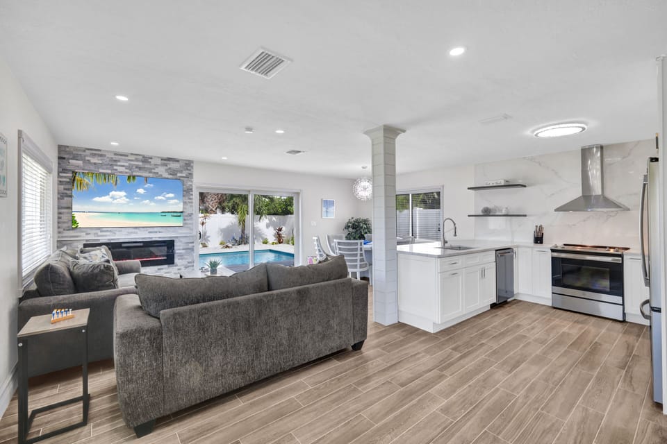 Relaxed living area with natural flow