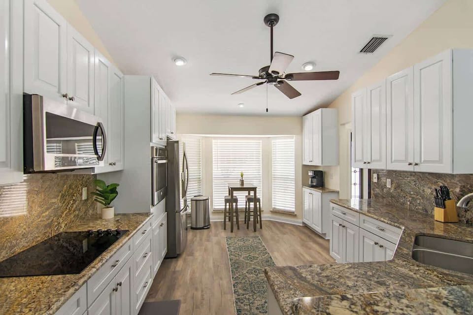 Beach Getaway - Private Heated Pool & 2 King Beds House in Sebastian
