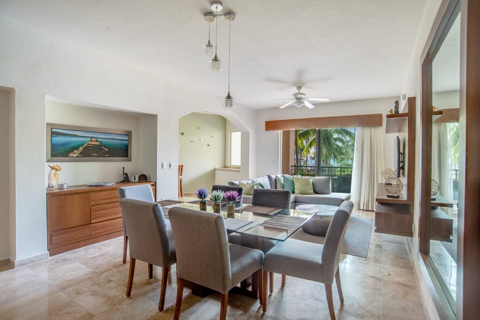 Dining area
