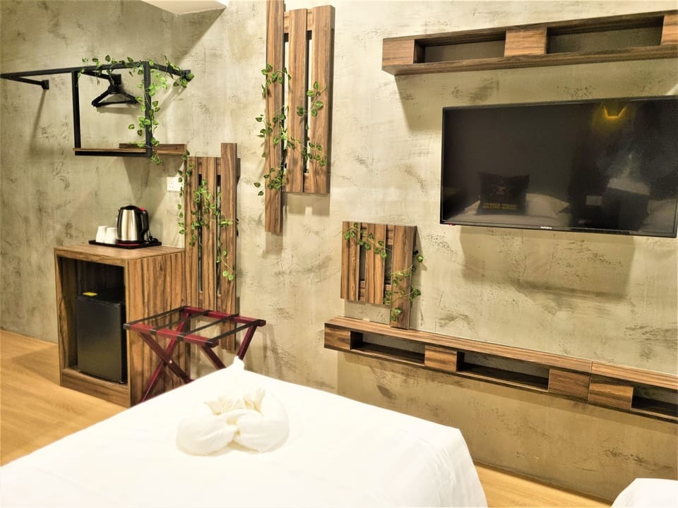 Family Room | Premium bedding, free WiFi, bed sheets