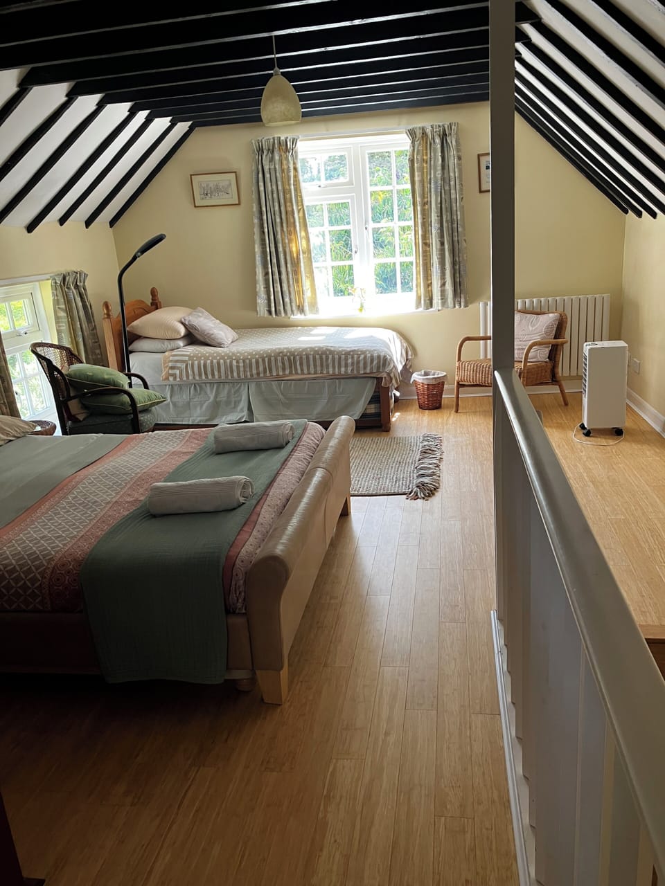 Family room with vaulted ceiling and en-suite sleeps 4.