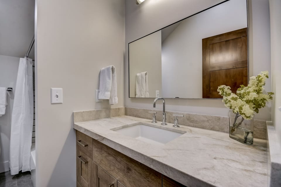 Attached Bathroom to Queen Bedroom