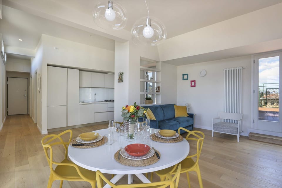 Basic Apartment, Multiple Beds | Private kitchen | Fridge, microwave, oven, stovetop