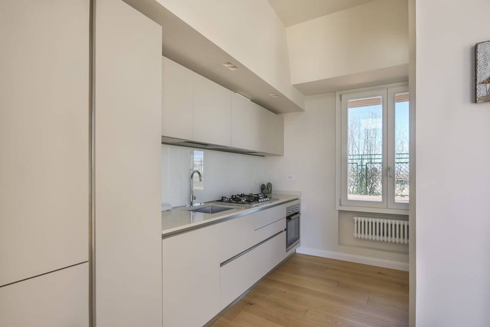 Basic Apartment, Multiple Beds | Private kitchen | Fridge, microwave, oven, stovetop
