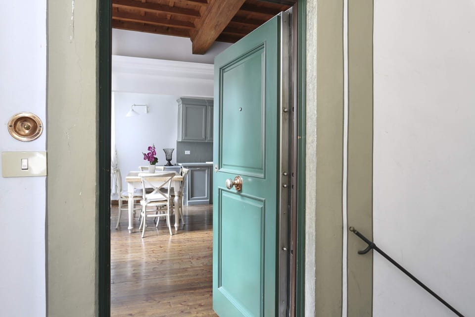 Basic Apartment, Multiple Beds | Dining