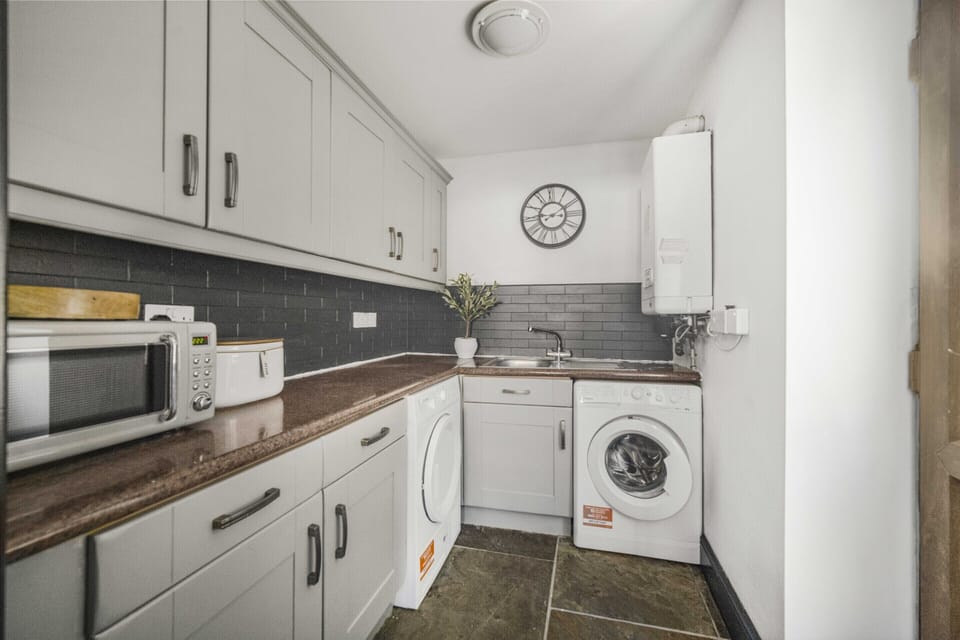 House, Accessible, Ensuite | Laundry room