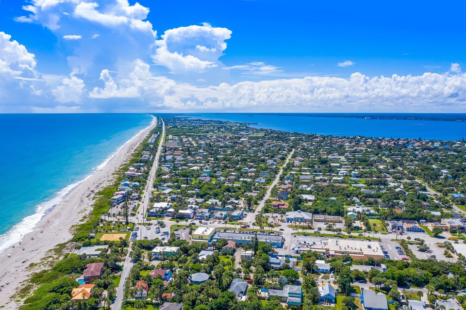 Aeria S.R. A1A and Oak Street. Your Locale.
