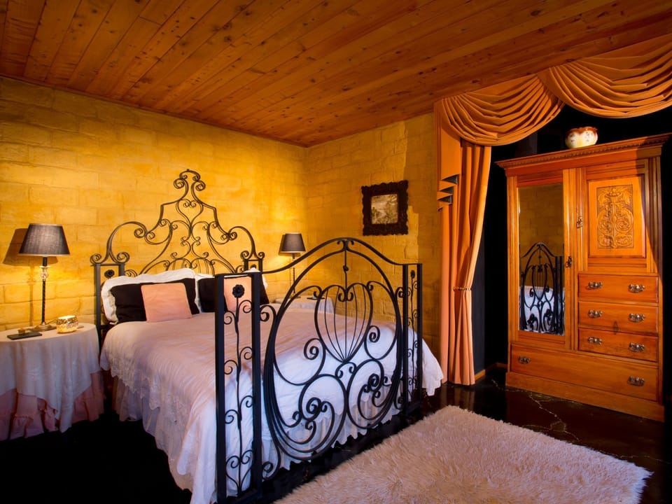 Peach Suite