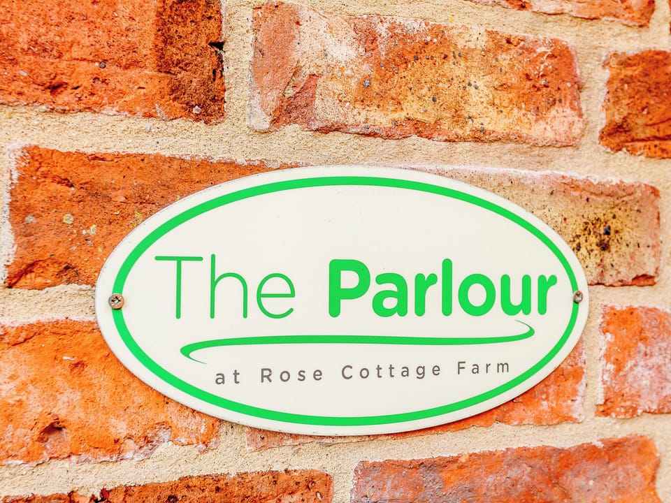 Exterior | The Parlour - Rose Cottage Farm, Horsington