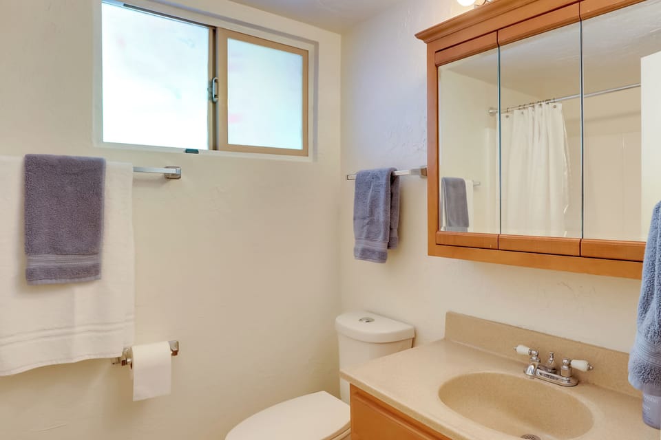 Full Bathroom | 2nd Floor | Stairs Required