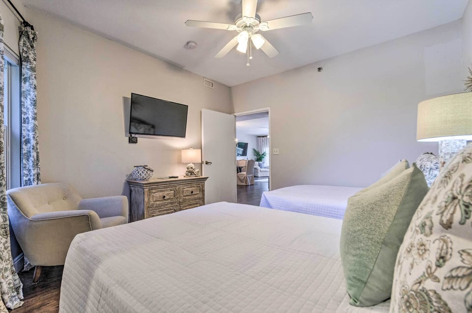 Bedroom 2 | 55" Smart TV w/ Cable