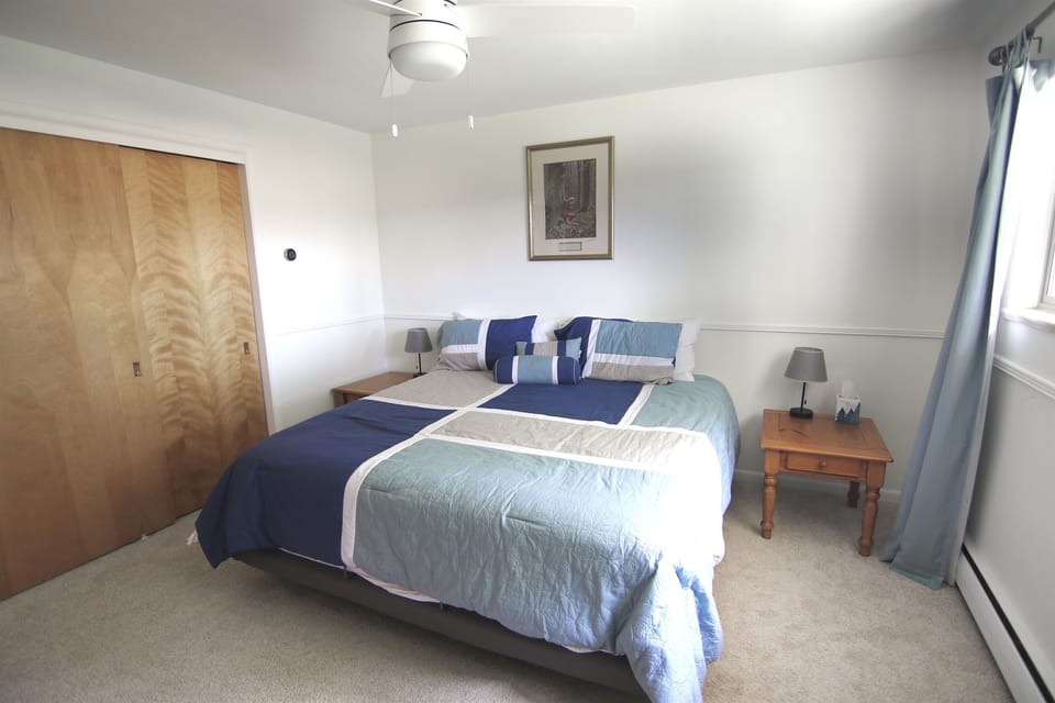 Bedroom 1 King