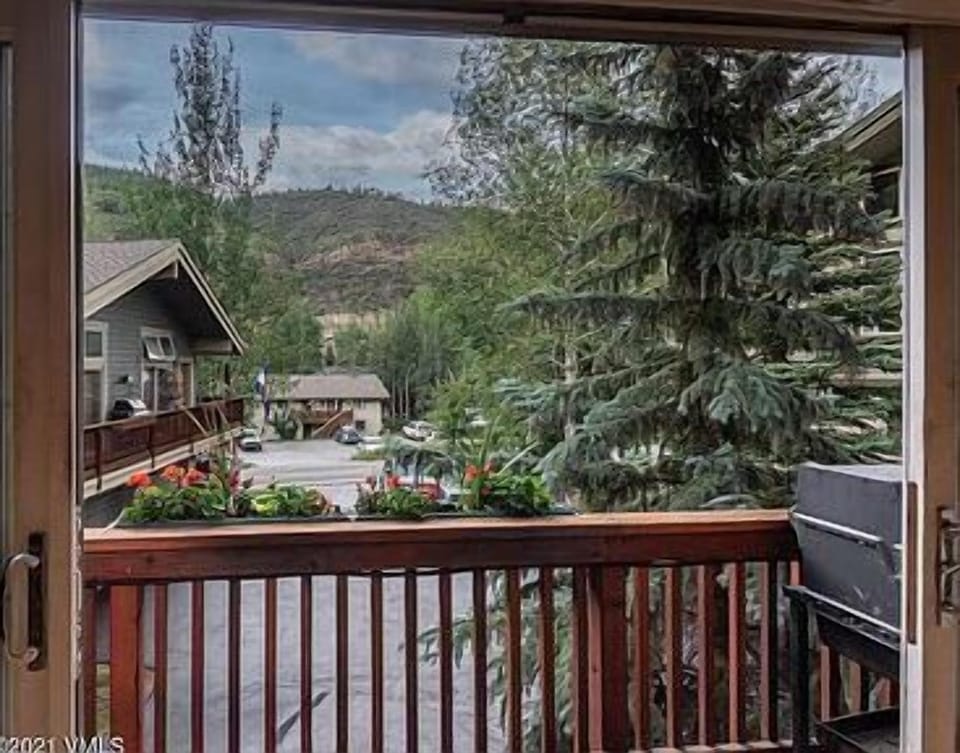 Front deck