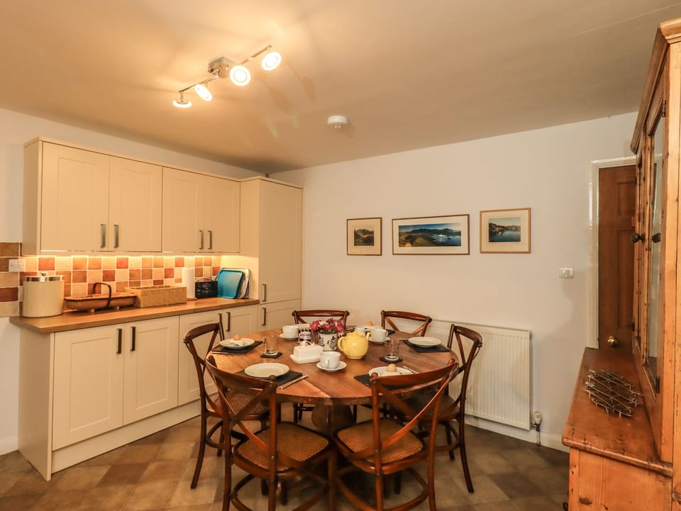 Cottage | Private kitchen | Fridge, microwave, dishwasher, electric kettle