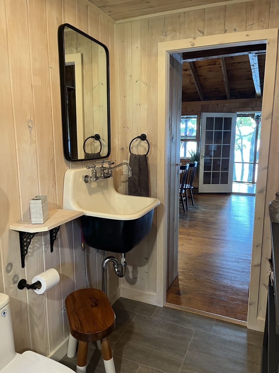 Full Bathroom