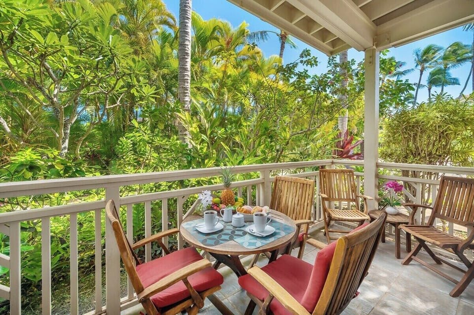 Regency Villas 213 Quaint Lanai for Alfresco Dining