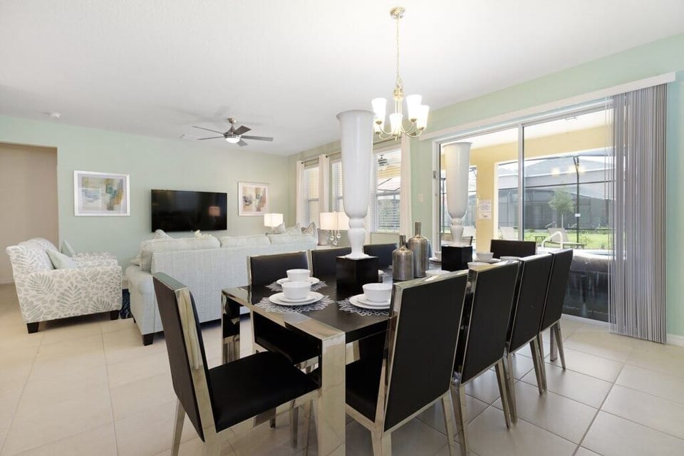 05_Dining_Table_8_Seats_0721.jpg