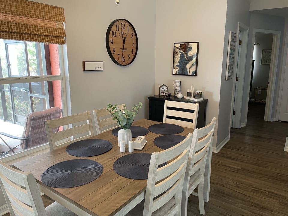 Dining area off the kitchen.
