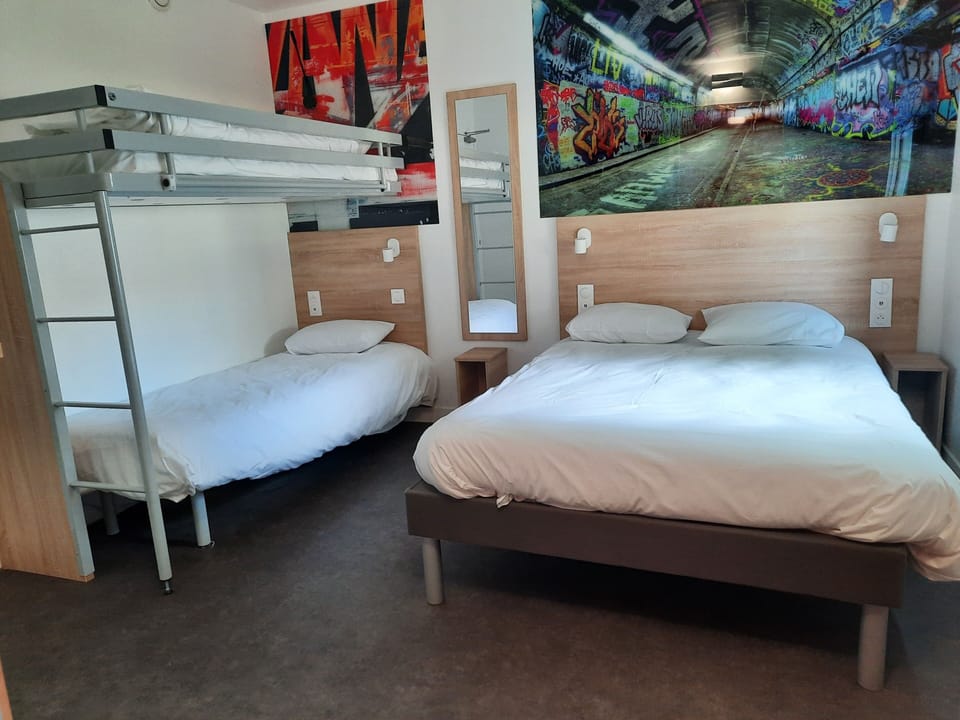 Quadruple Room, Multiple Beds | Bed sheets