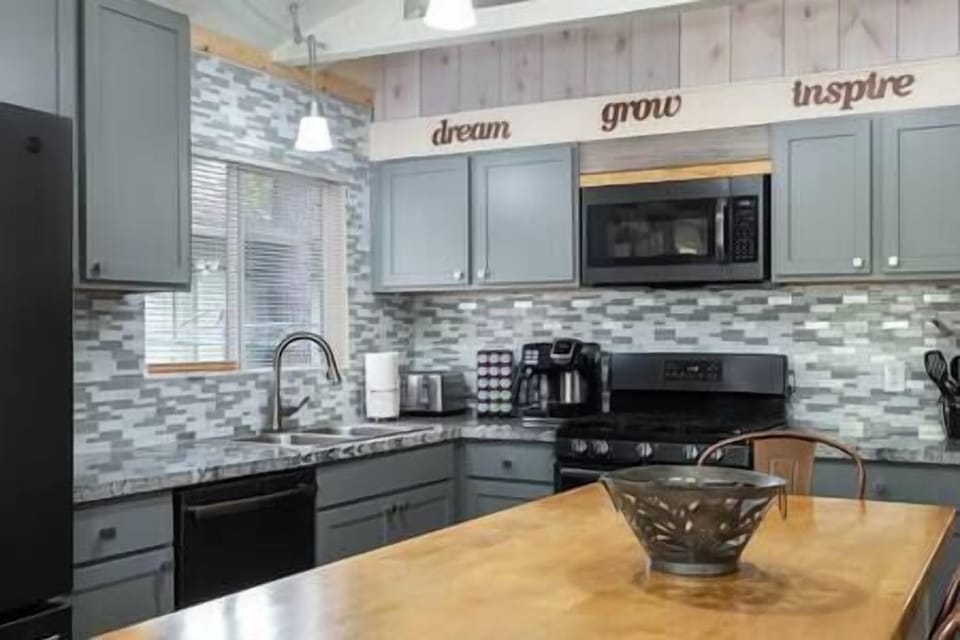 Kitchen (1)