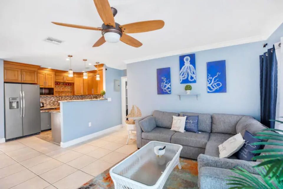 Living Room view from Main Entrance