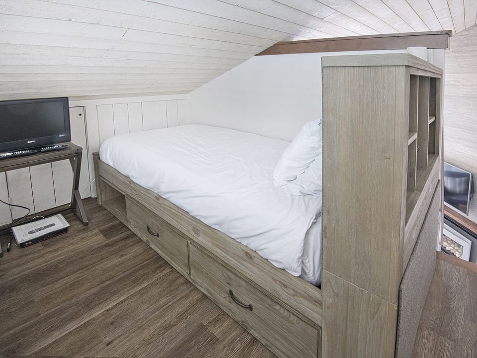 Loft Twin Bed
