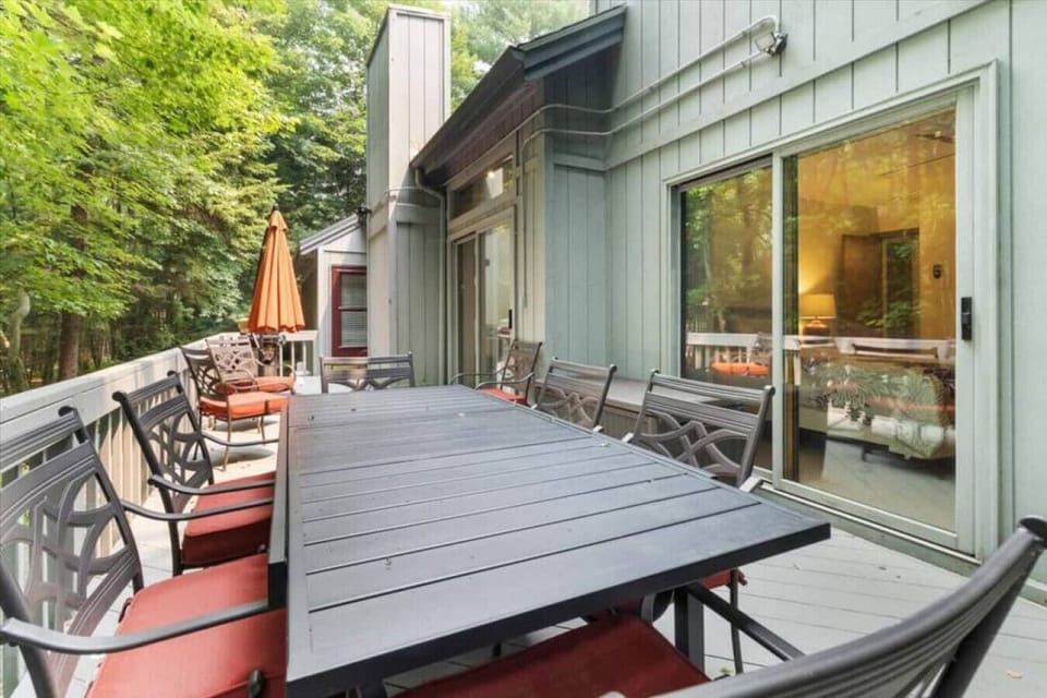 Getaway on Lake Naomi
