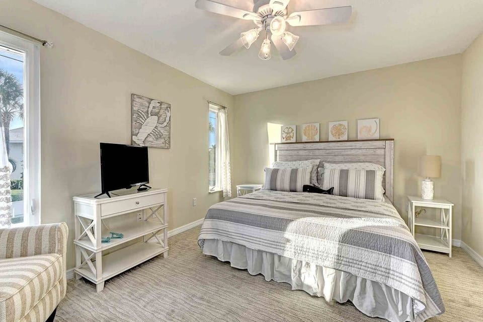 Sugaree Bedroom 1 (1)