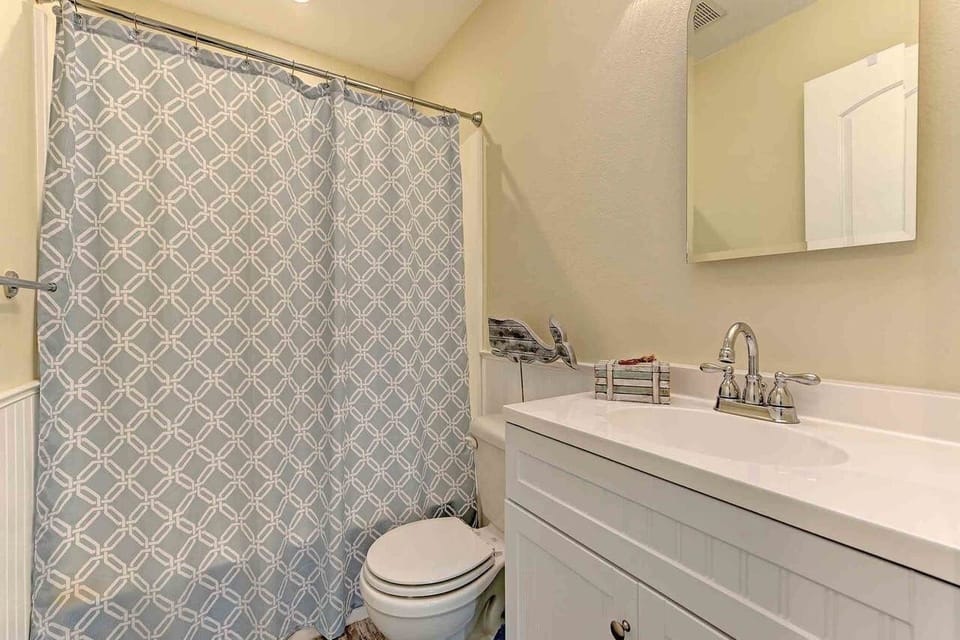 Sugaree Bathroom 2