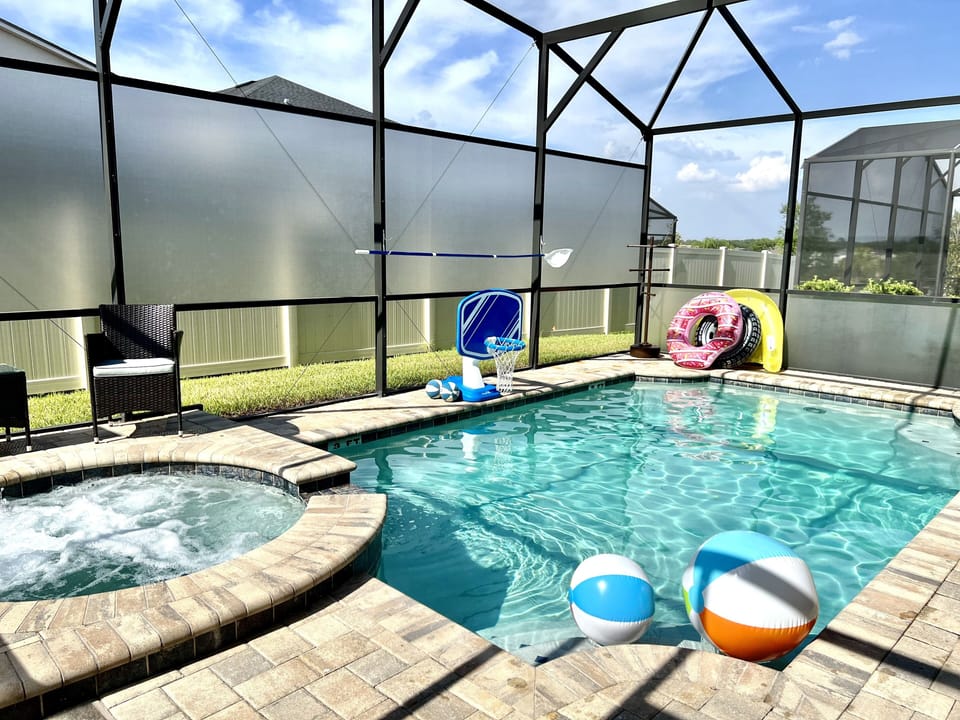 Your own personal pool and spa, with privacy screening.