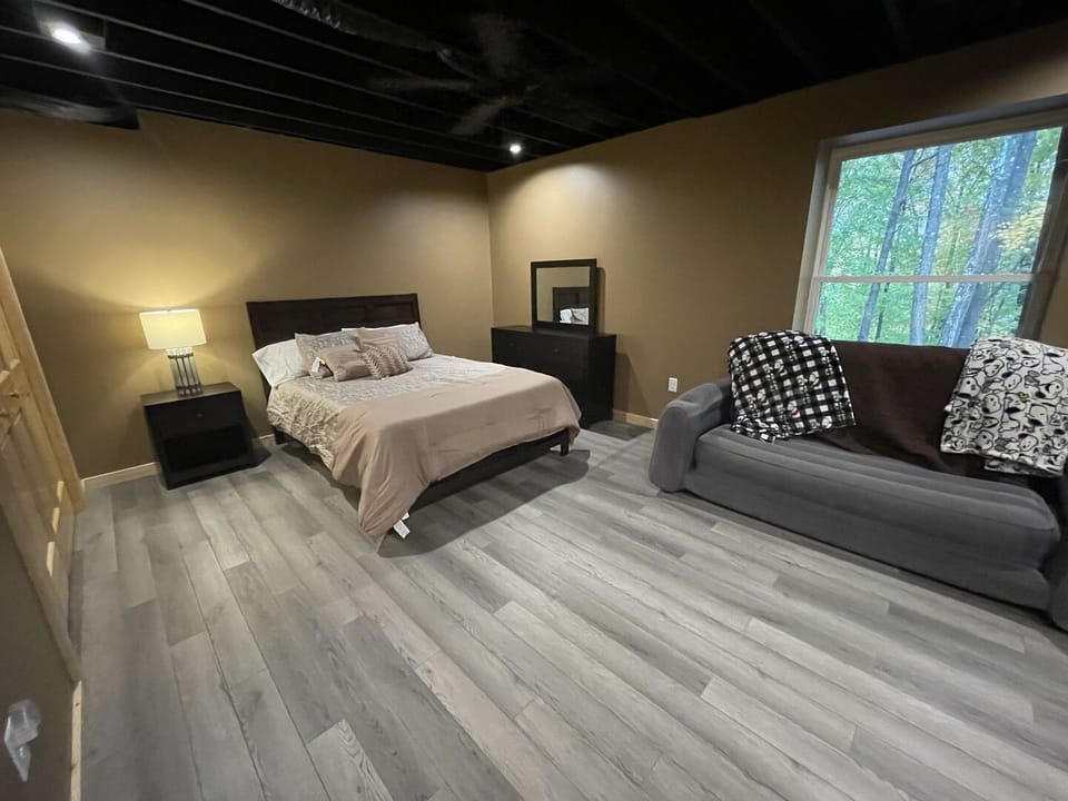 1st Choice Lodging - Cavalier Cabin
