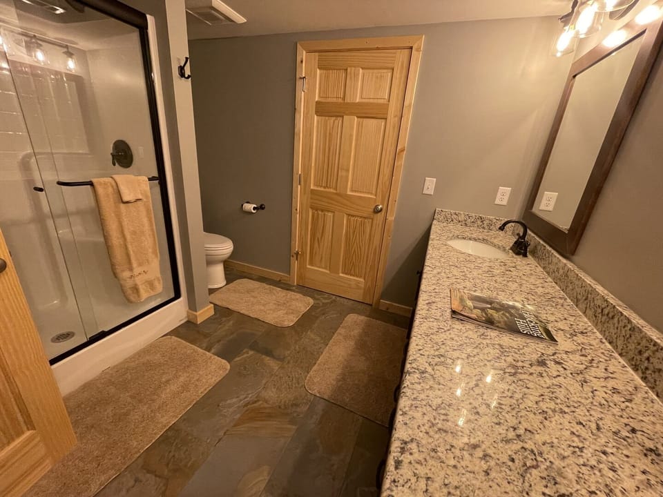 1st Choice Lodging - Cavalier Cabin