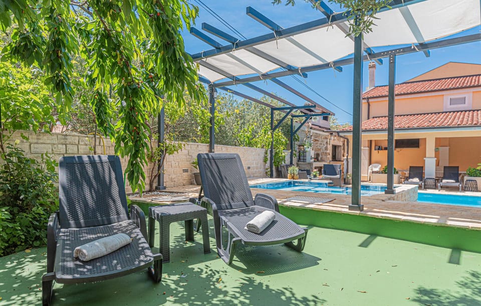 pool