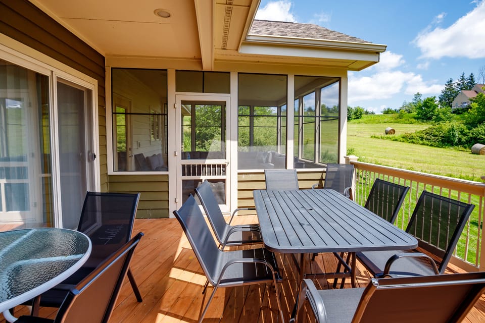 main level deck with gas grill