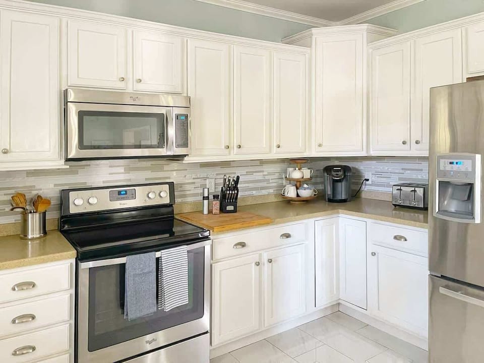 Fully equipped kitchen to prepare your favorite home-cooked meals