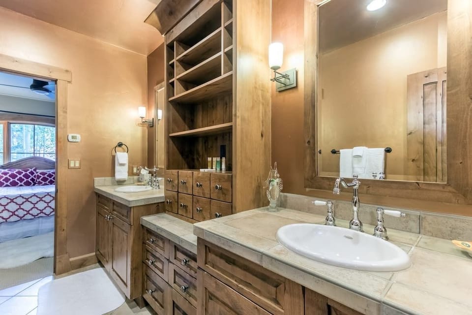 4th Bedroom ensuite