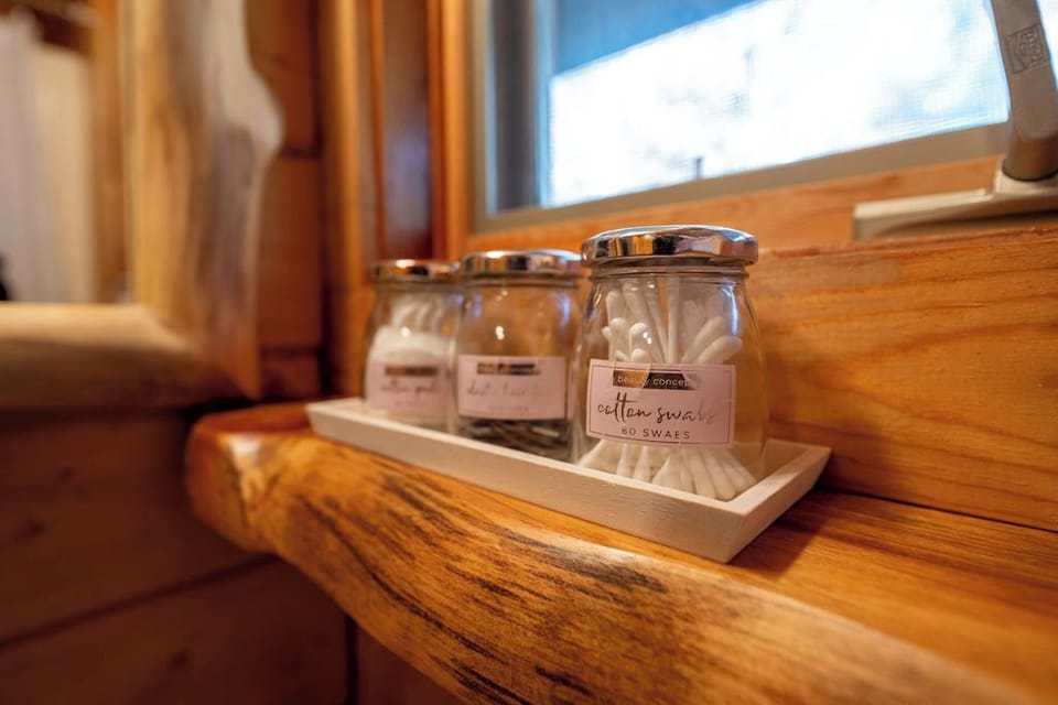 Bathroom amenities