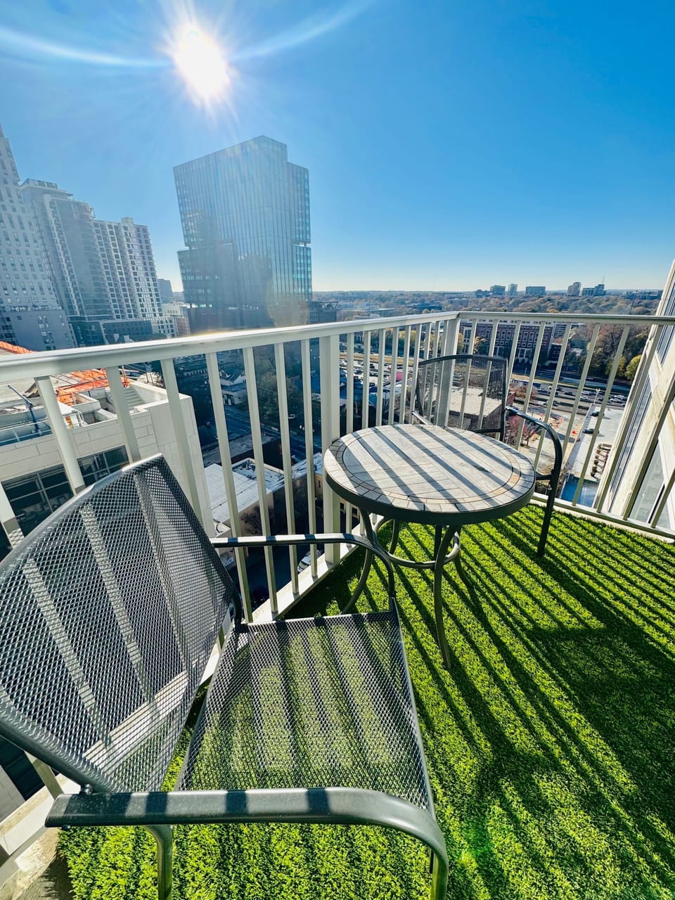 Overlook the City of Atlanta on the 14th floor.
