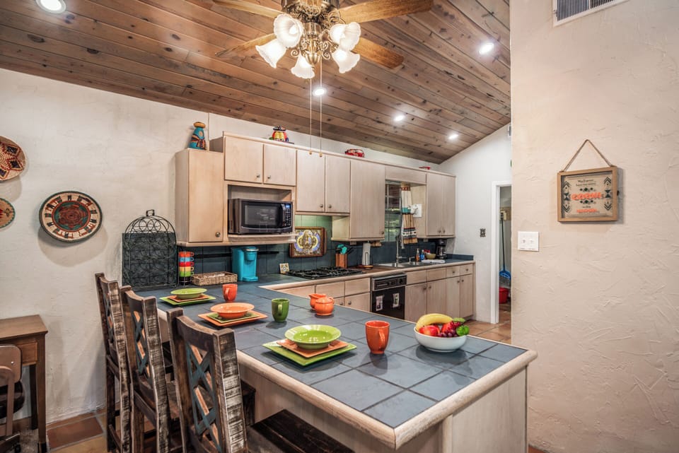 Studio (3 Bedrooms) | Property amenity